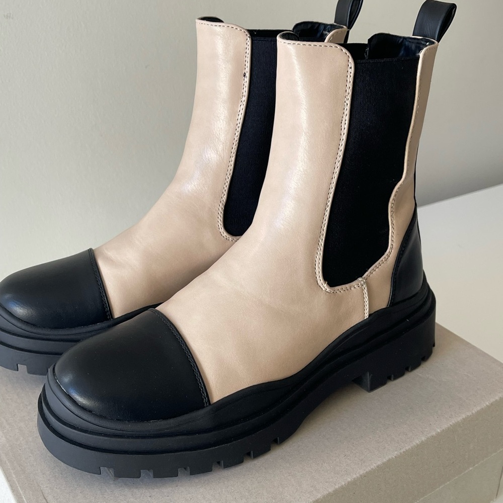 Vero Moda Black and Beige Combat Boots